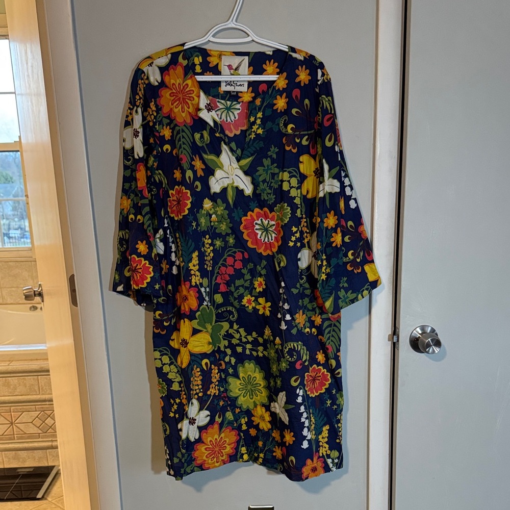 Lesley Evers Floral Long Sleeve Shift Dress with Multicolor Design